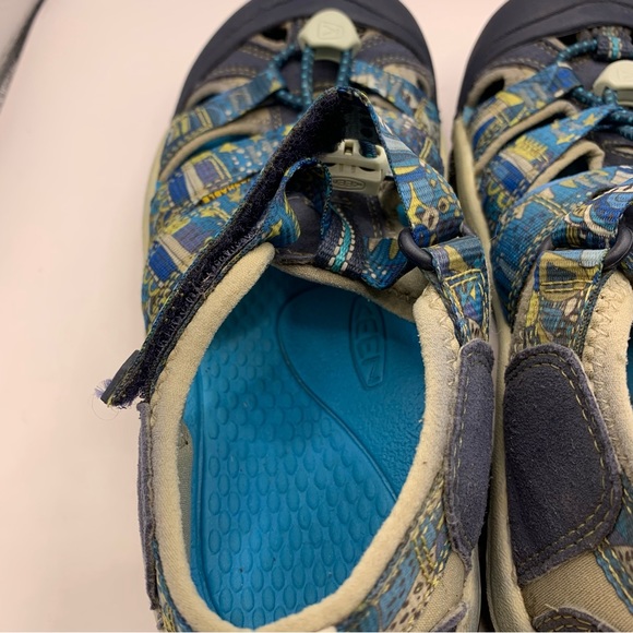 Keen Blue Pattern Washable Hiking Sandals, big boy SZ 3 hiking sandals - Picture 6 of 10